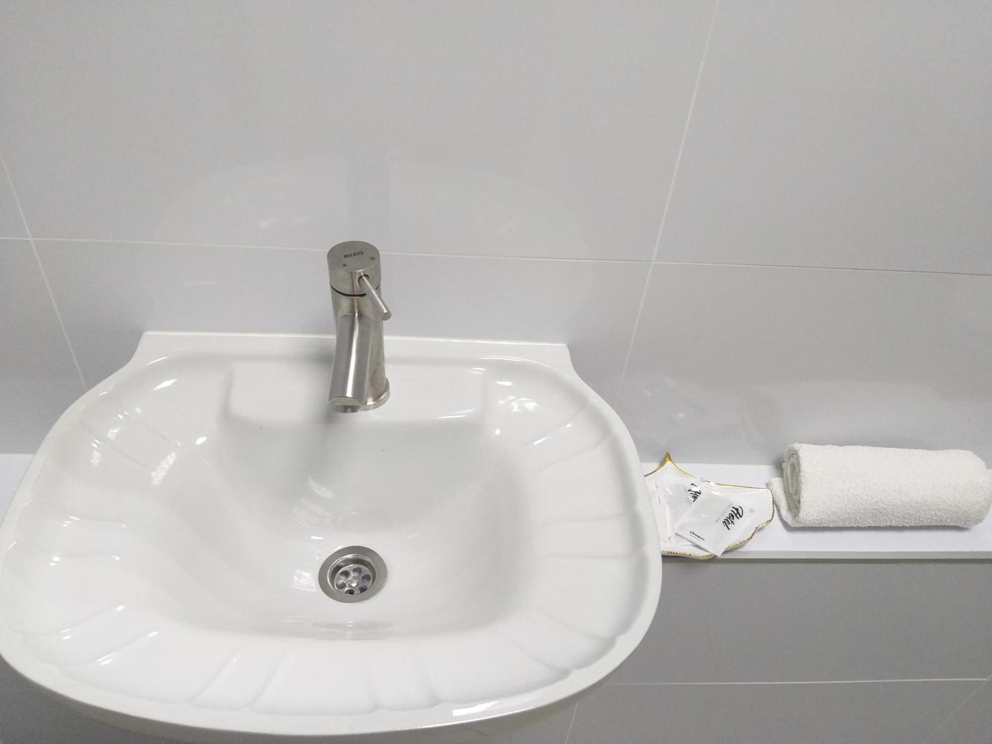 Sherlock Hotel Charków Zewnętrze zdjęcie